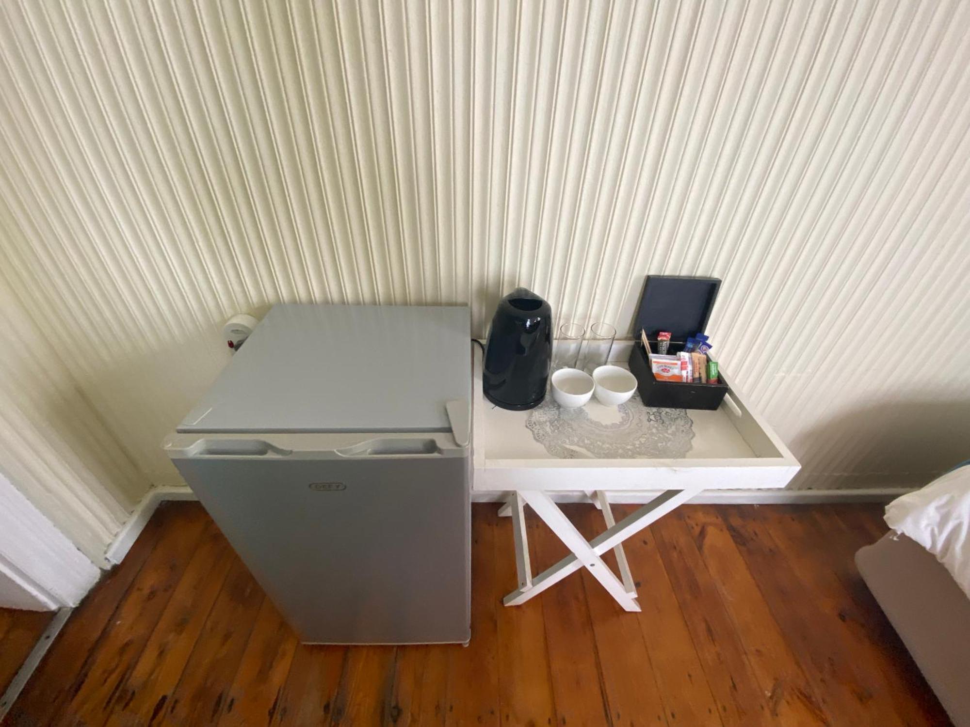 Green Door Guesthouse موسيلباي الغرفة الصورة