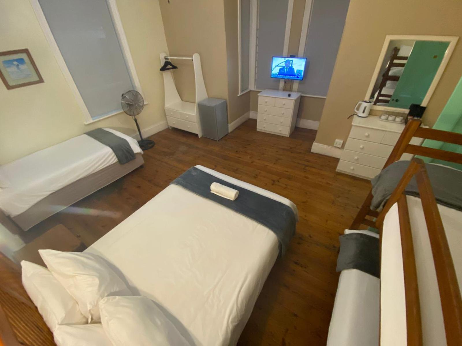Green Door Guesthouse موسيلباي الغرفة الصورة