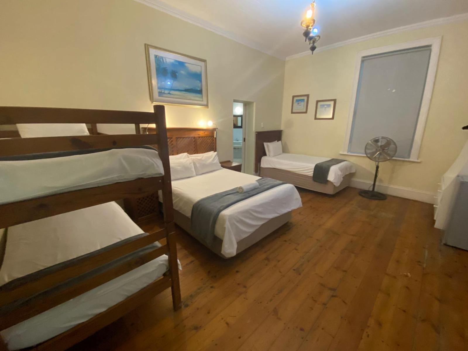 Green Door Guesthouse موسيلباي الغرفة الصورة